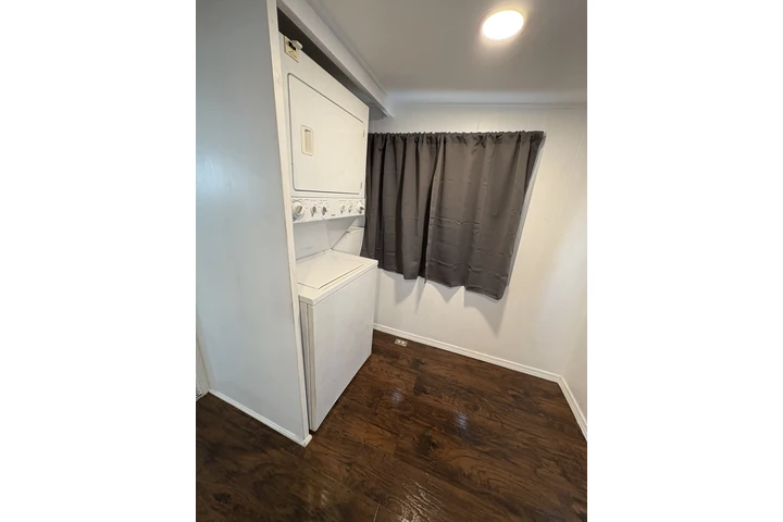 $2300 : Casa Movil-Gardena image 9
