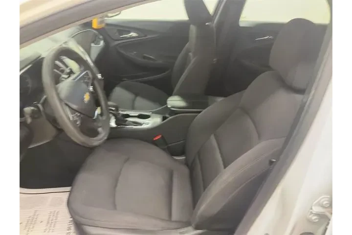 $16535 : Chevrolet Malibu 2024 LT 4dr image 3