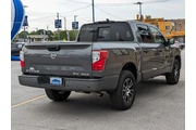 $32998 : Nissan Titan 2023 4x4 S 4dr thumbnail