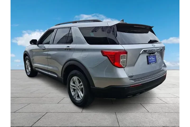 $32997 : Ford Explorer 2023 AWD XLT 4 image 4