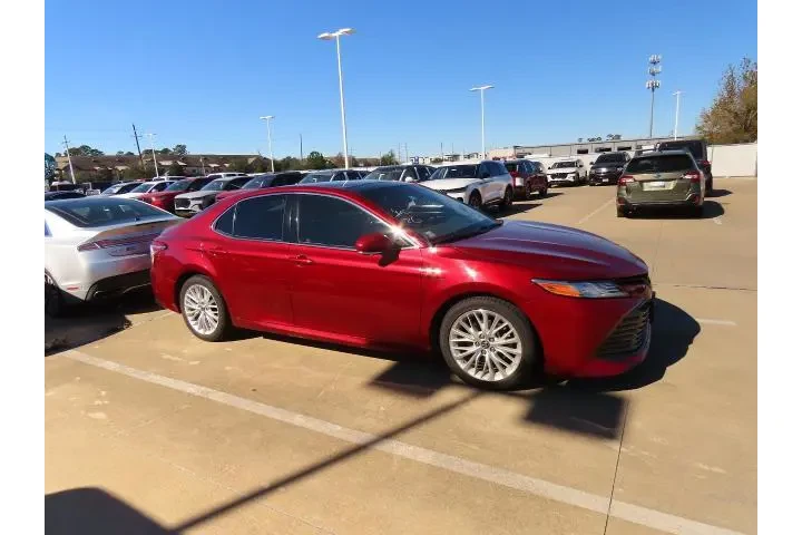 $12999 : Toyota Camry 2018 XLE V6 4dr image 7
