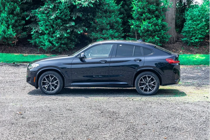 $30695 : BMW X4 2022 AWD xDrive30i 4d image 4