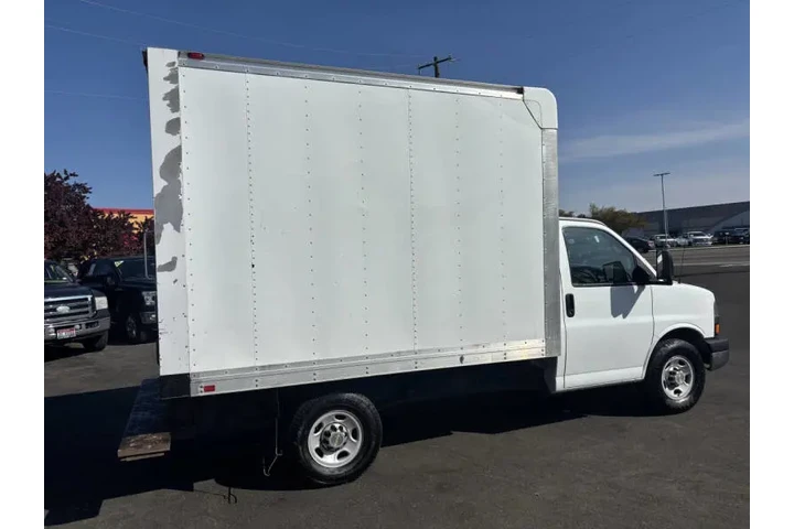 $18888 : 2014 Express 3500 image 10