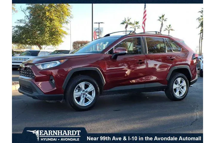 $23500 : Toyota RAV4 2021 XLE 4dr SUV image 1