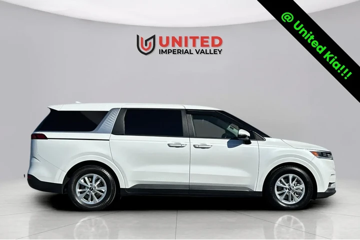 $27998 : Pre-Owned 2024 Carnival LX image 2