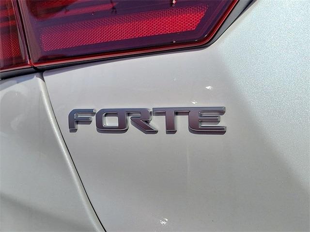 $26515 : 2024 Forte GT-Line image 6