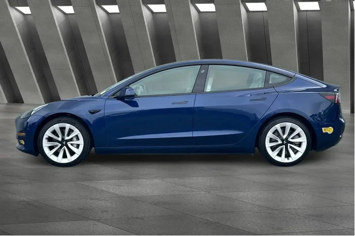 $22300 : Tesla Model 3 2022 AWD Long image 8