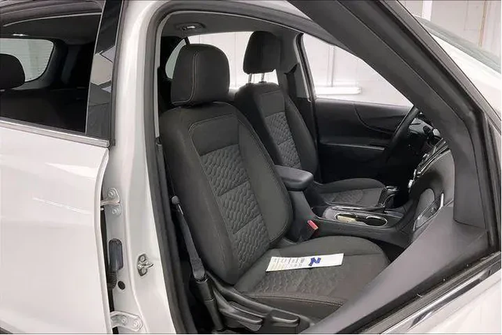 $12990 : Chevrolet Equinox 2018 LT 4d image 7