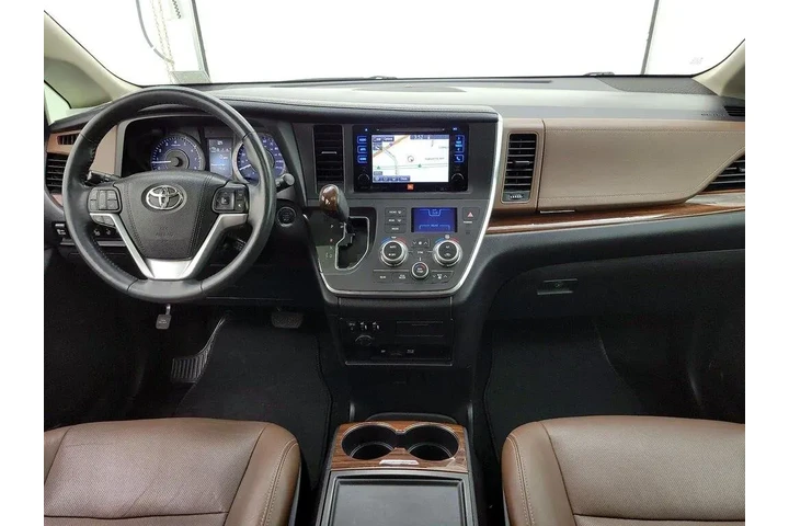 $26998 : Toyota Sienna 2017 AWD XLE 7 image 9