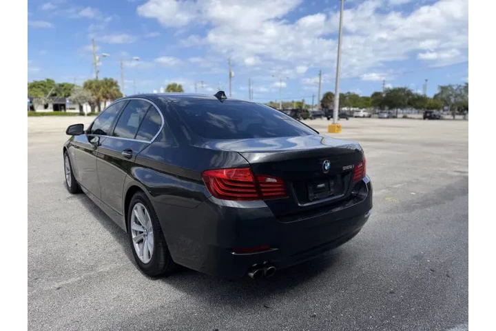 $8888 : 2015 BMW 5 Series 528i image 9