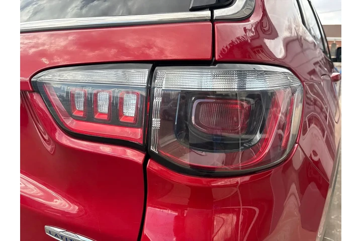 $18995 : 2025 Compass Latitude 4x4 image 10