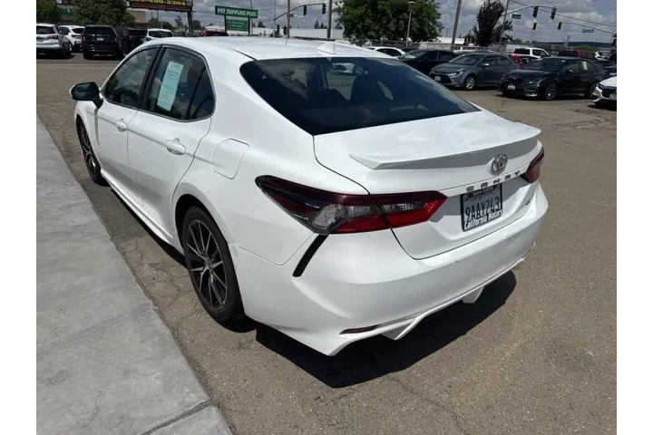 $18999 : 2021 Camry SE image 4