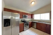 $2800 : 3Bedroom 2Bath House in Miami thumbnail