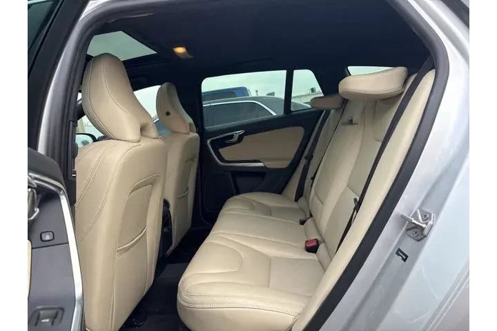 $16999 : Volvo V60 2015 AWD T5 Platin image 5