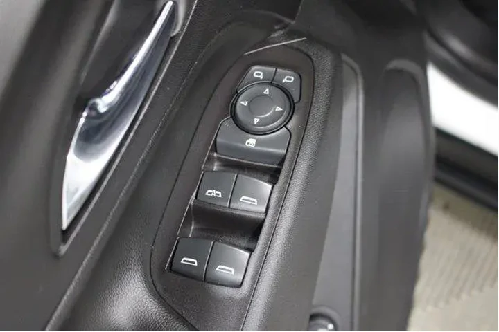 $17982 : Chevrolet Equinox 2020 LT 4d image 7