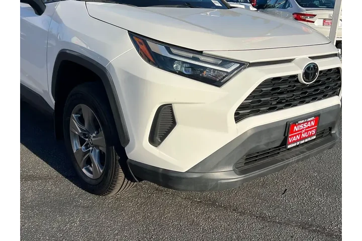 $25998 : Toyota RAV4 2022 XLE 4dr SUV image 9