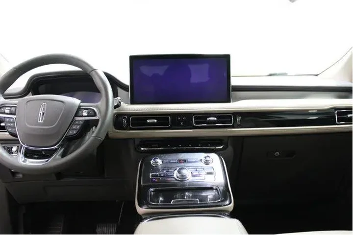 $24987 : Lincoln Nautilus 2022 Standa image 2