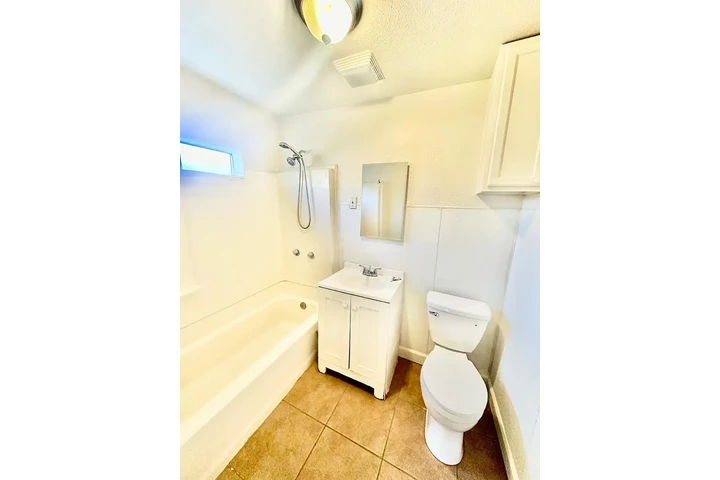 $850 : casa de 2 baños image 5