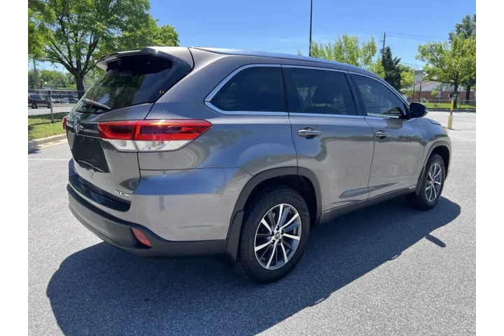 $19900 : 2018 Highlander XLE image 6
