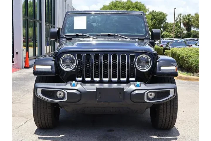 Jeep Wrangler 2023 4x4 Sahar image 8