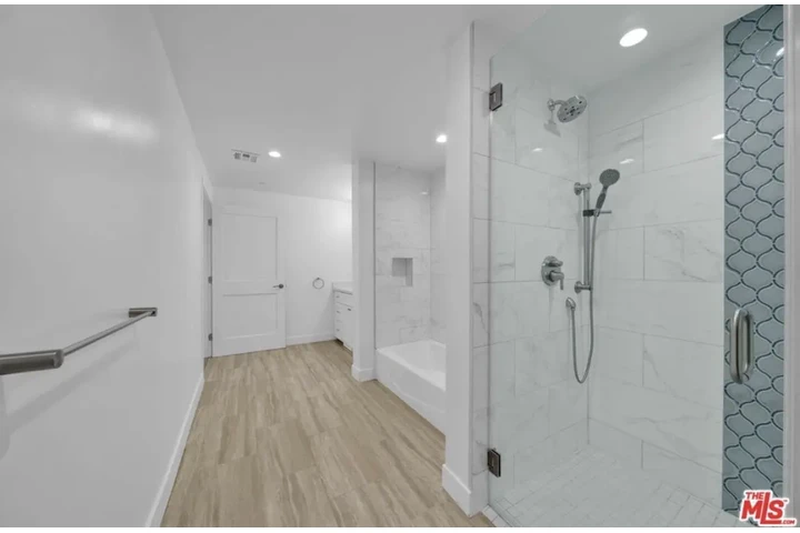 $1650 : Peaceful home image 7