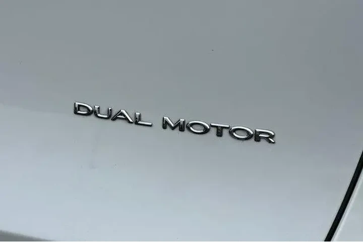 $29683 : Tesla Model Y 2022 AWD Long image 9