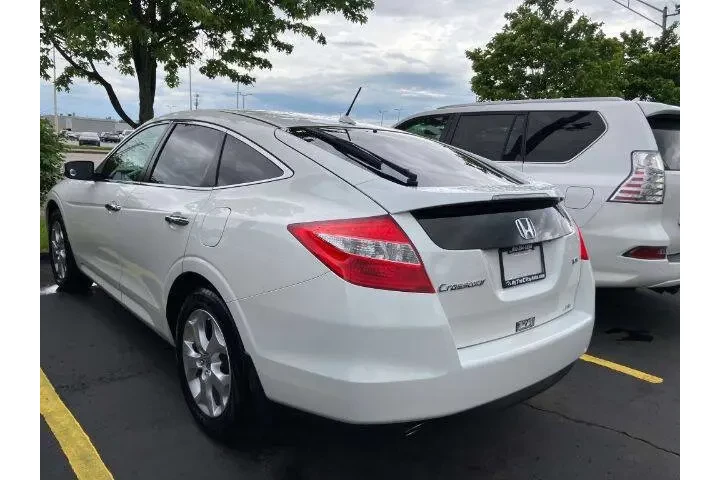 $12400 : 2012 Crosstour image 5