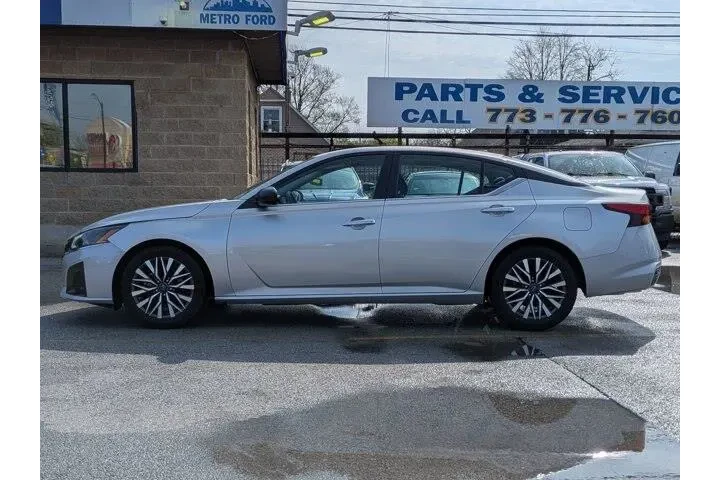 $17999 : Nissan Altima 2024 2.5 SV 4d image 7
