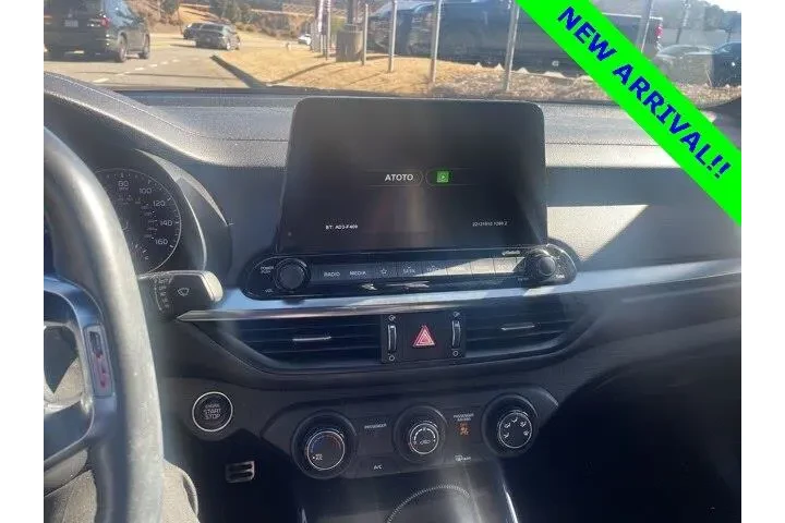 $17539 : Kia Forte 2021 GT-Line 4dr S image 7