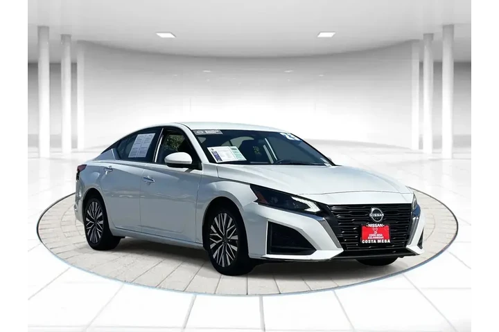 $17670 : Nissan Altima 2023 2.5 SV 4d image 5