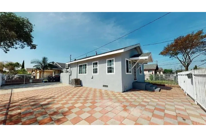 $1550 : READY☎️Duane Way, South Gate🏠 image 3