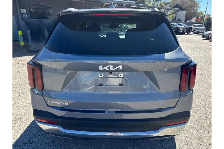 2024 Sorento S 2WD image 6