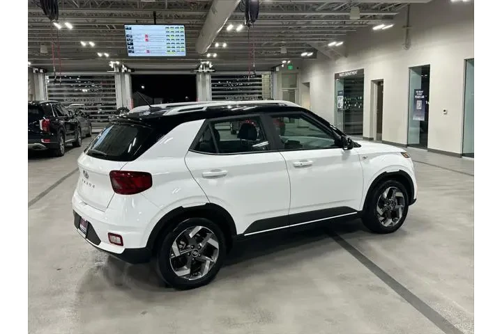$18207 : Hyundai VENUE 2023 Limited 4 image 8