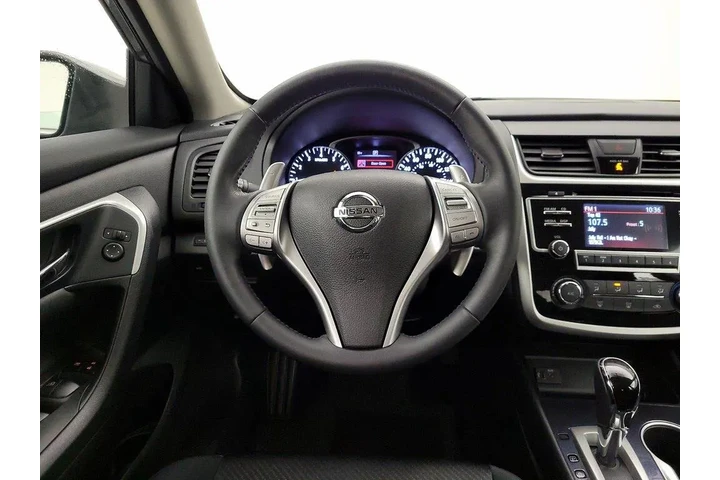 $17998 : Nissan Altima 2018 2.5 SR 4d image 10