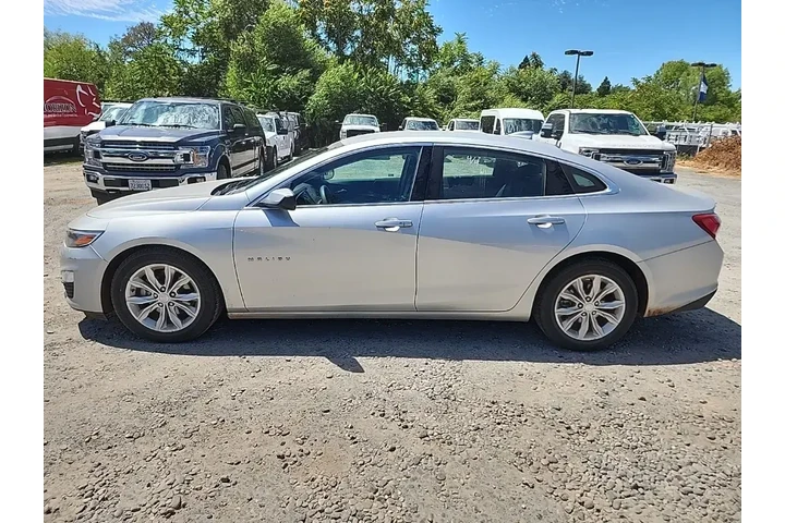 $15745 : Chevrolet Malibu 2022 LT 4dr image 2