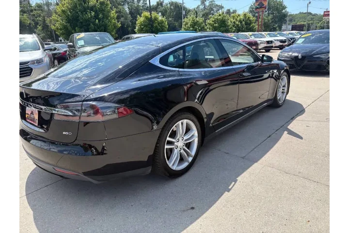 $17950 : 2015 Model S 85D image 5