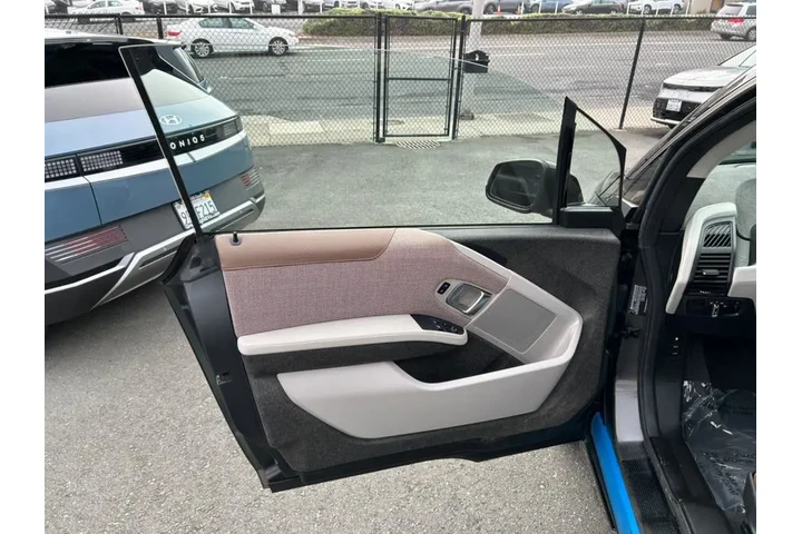 $25500 : 2019 i3 S 120 Ah REx image 10