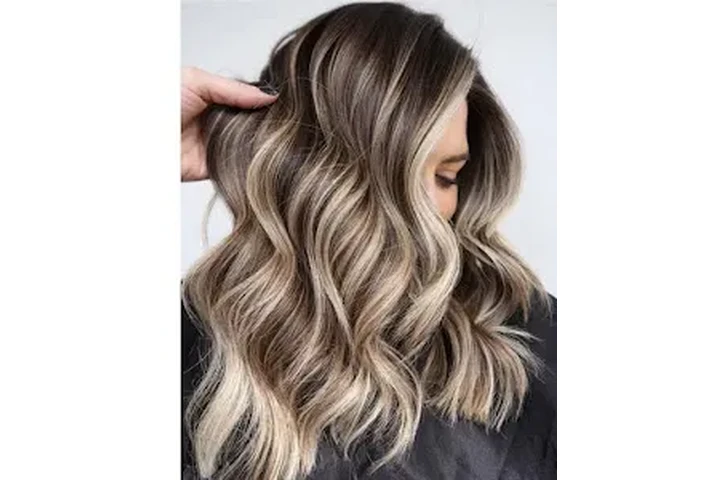 PELUQUERÍA Y BARBERÍA image 1
