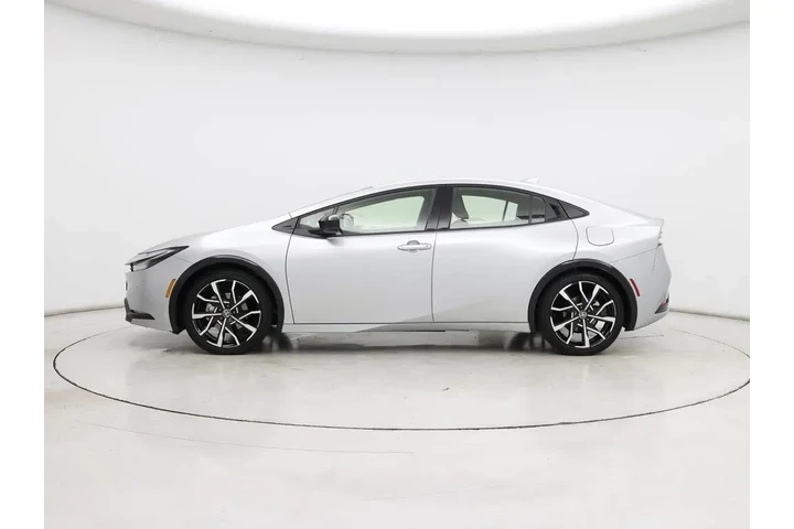 $35998 : Toyota Prius Plug-in Hybrid image 3