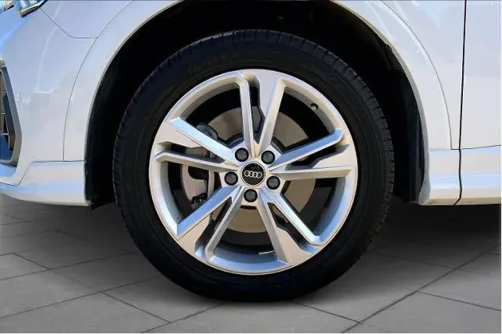 $25024 : Audi Q3 2022 AWD quattro S l image 10