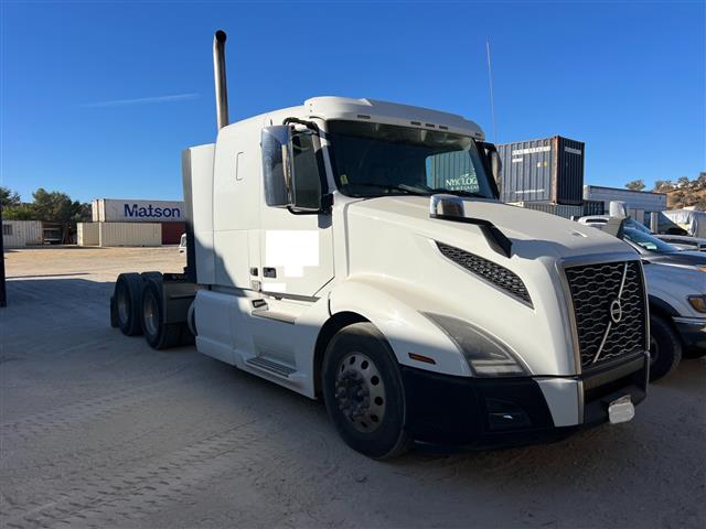 $50000 : Camión Volvo VNL64T400 image 1