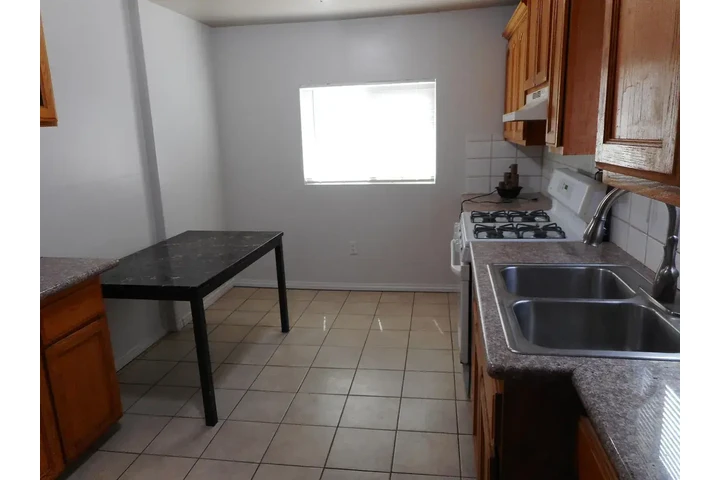 $1100 : 3 Recamaras 1 Baño image 7