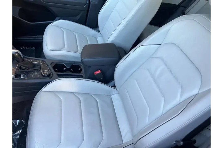 $20000 : 2020 Tiguan SEL Premium R-Lin image 7