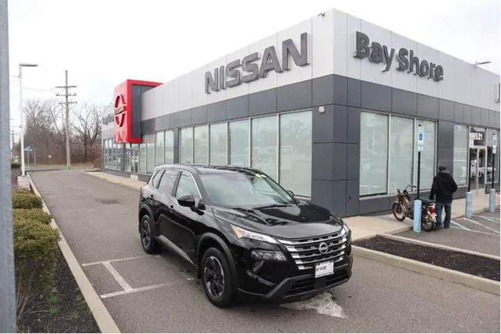 $23305 : Nissan Rogue 2025 AWD SV 4dr image 2