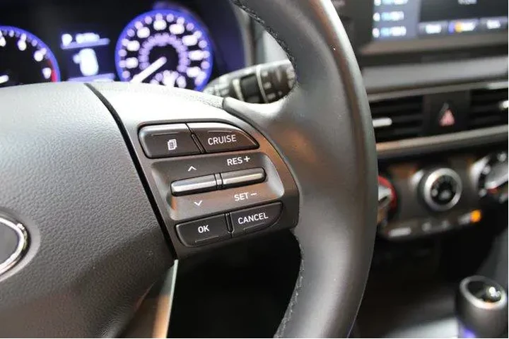 $19985 : Hyundai KONA 2021 SEL 4dr Cr image 7
