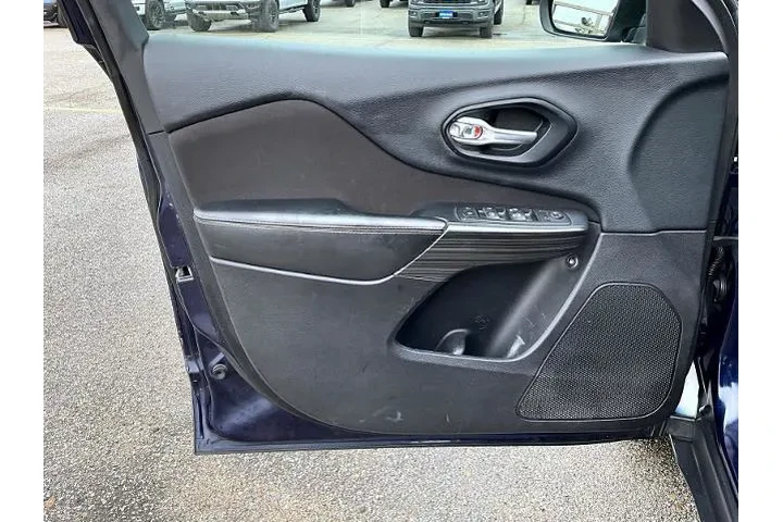 $6995 : Jeep Cherokee 2015 4x4 Latit image 10