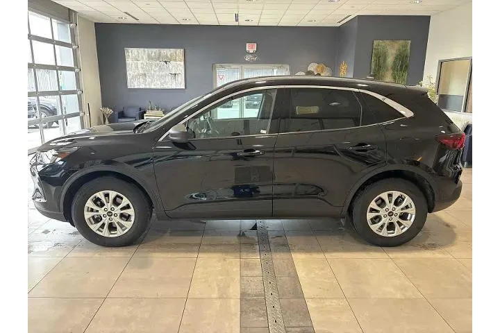 $22448 : Ford Escape 2023 AWD Active image 6