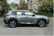 $25997 : Nissan Rogue 2023 Platinum 4 thumbnail