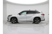 $29998 : Toyota Highlander 2021 XSE 4 thumbnail