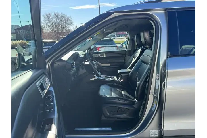 $33989 : Ford Explorer 2023 AWD Limit image 9